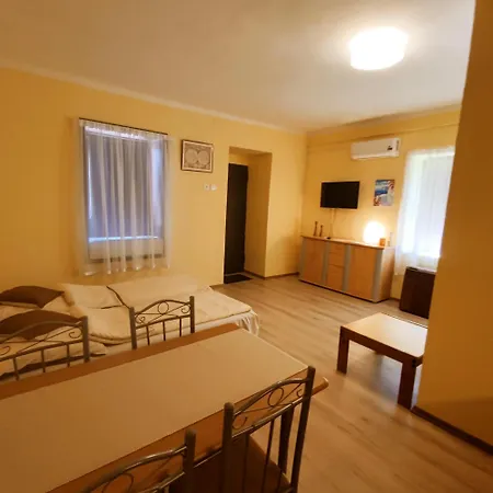 Apartment Csaladbarat *