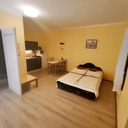 Csaladbarat Apartment *