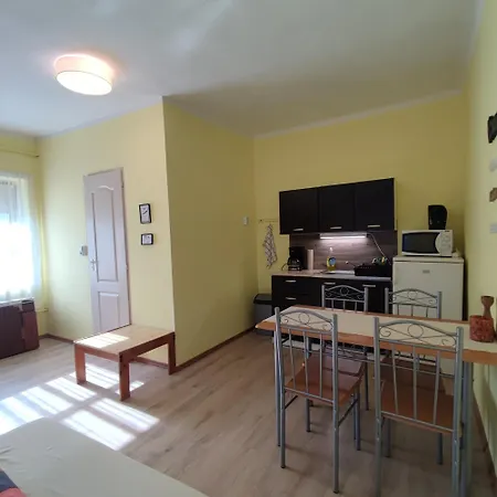 Csaladbarat Apartment Balatonkeresztur